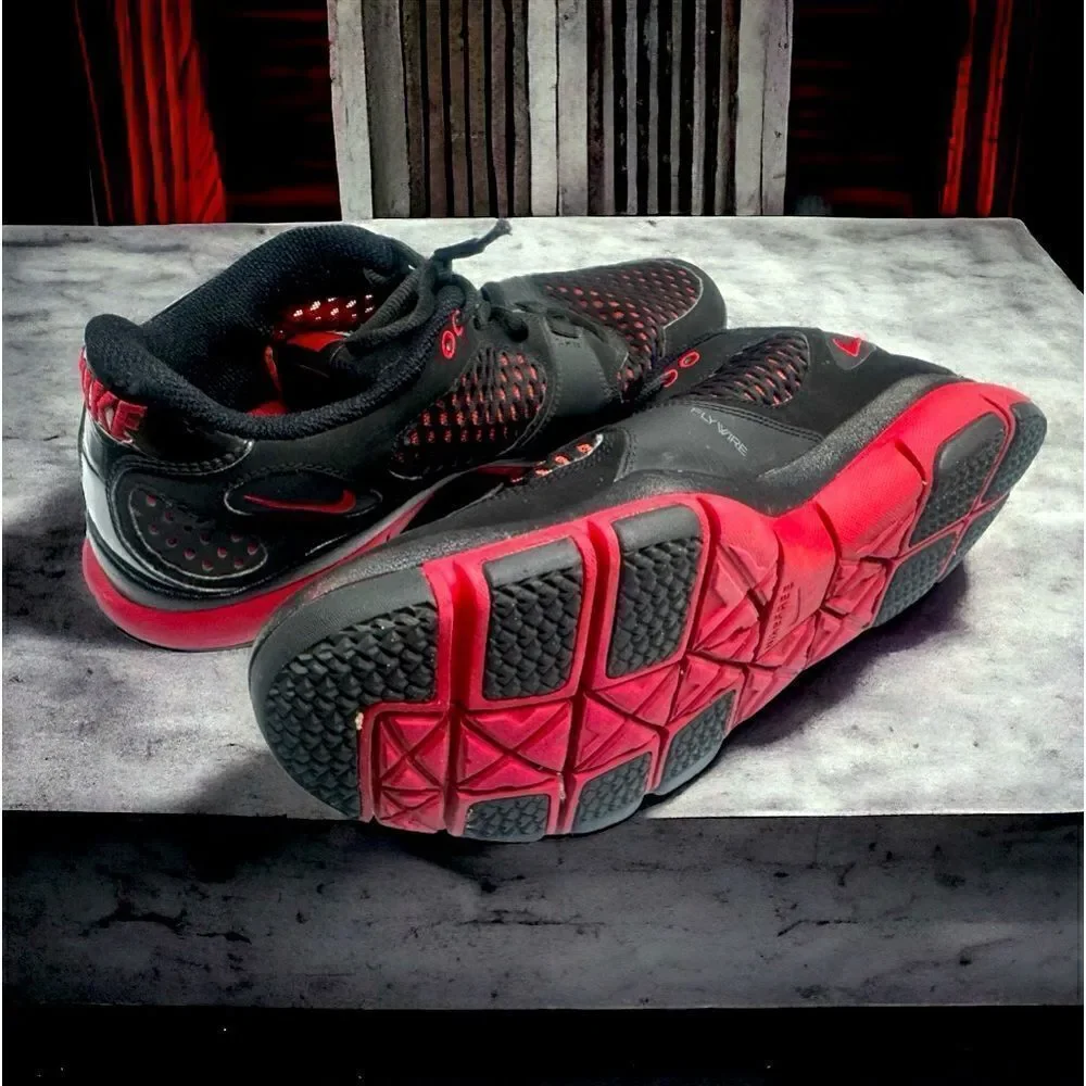 NIKE FLYWIRE l Men’s Shoes l Black & Red l Size 11 l EUC